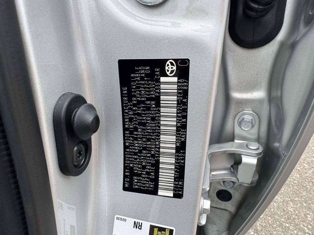 Used 2025 Toyota Corolla SE w/ SE Premium Package image 10