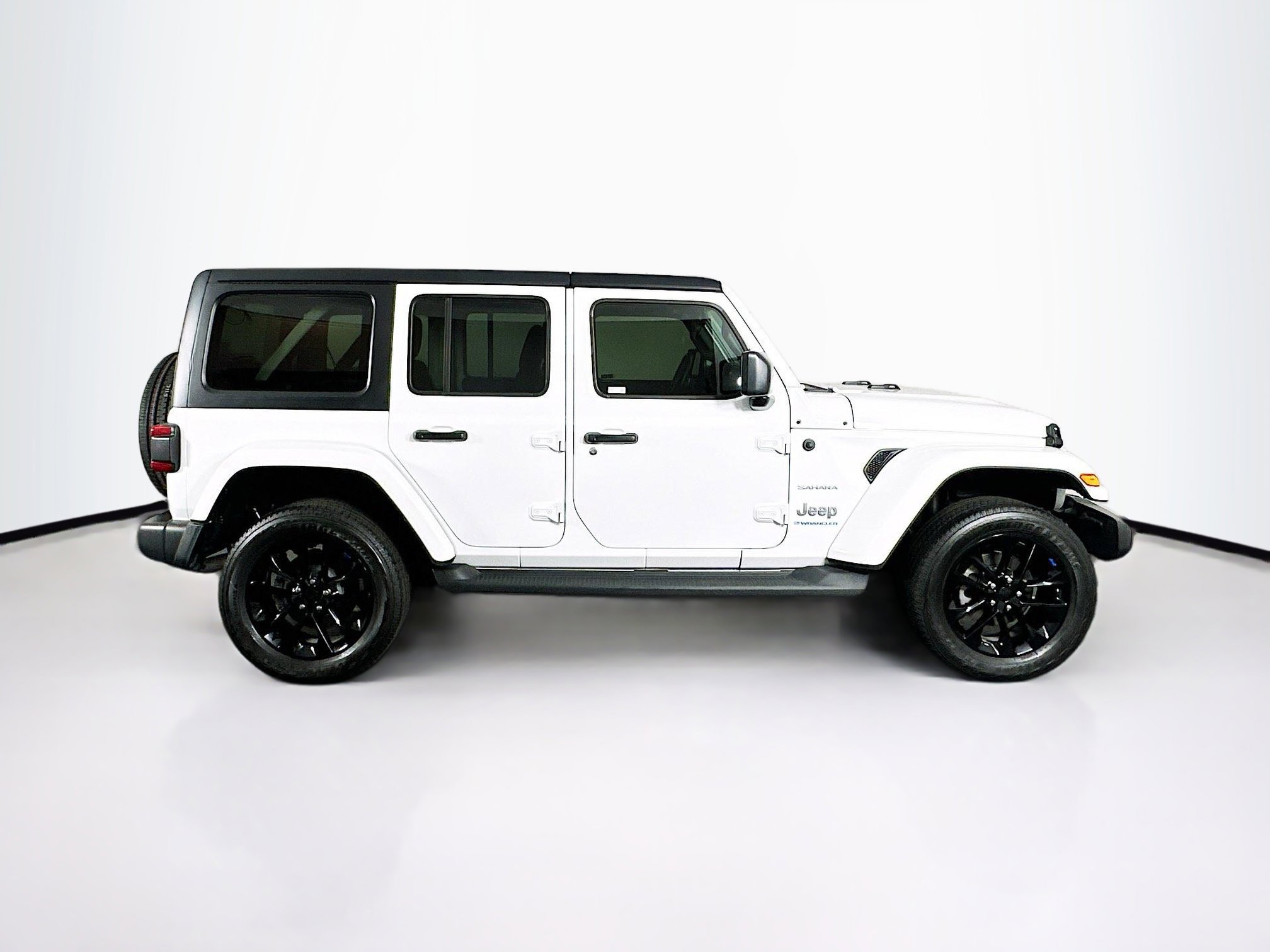 Used 2023 Jeep Wrangler Sahara w/ Cold Weather Group image 10