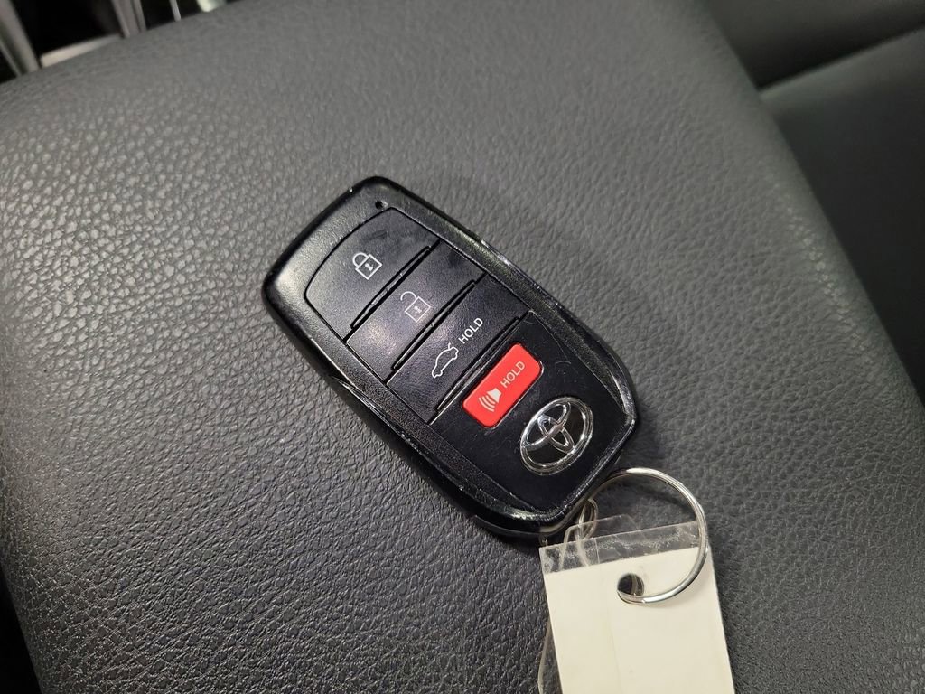 Used 2025 Toyota Camry Hybrid FWD image 16