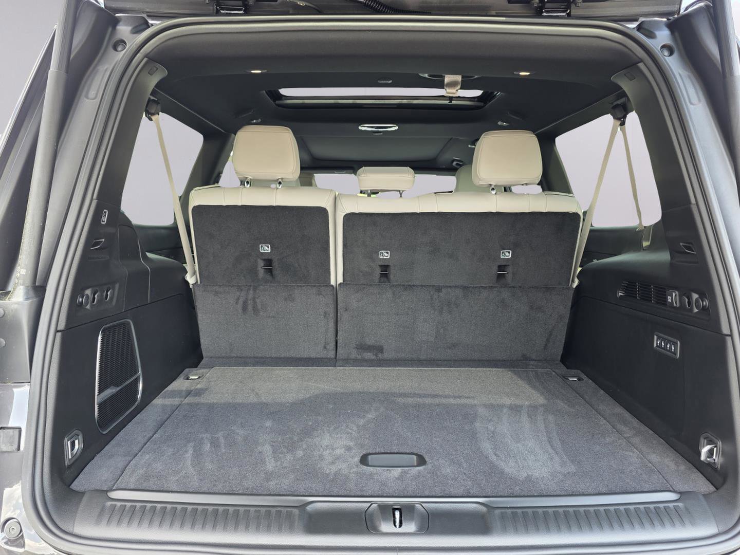 New 2026 Jeep Grand Wagoneer L 4WD w/ Premium Group I image 39