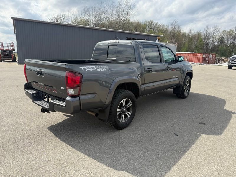 Used 2019 Toyota Tacoma TRD Sport image 6
