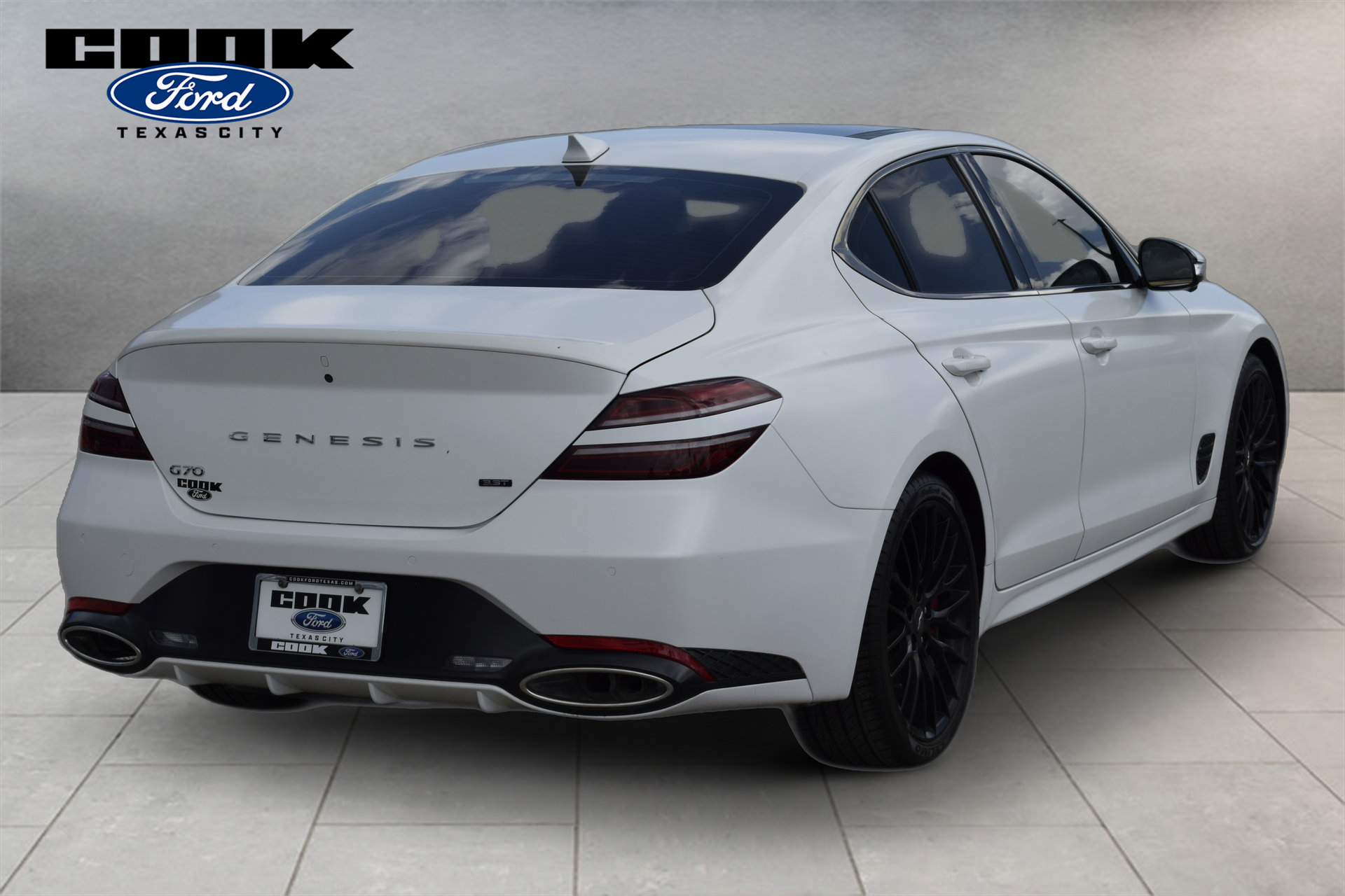 Used 2022 Genesis G70 3.3T Launch Edition RWD image 3