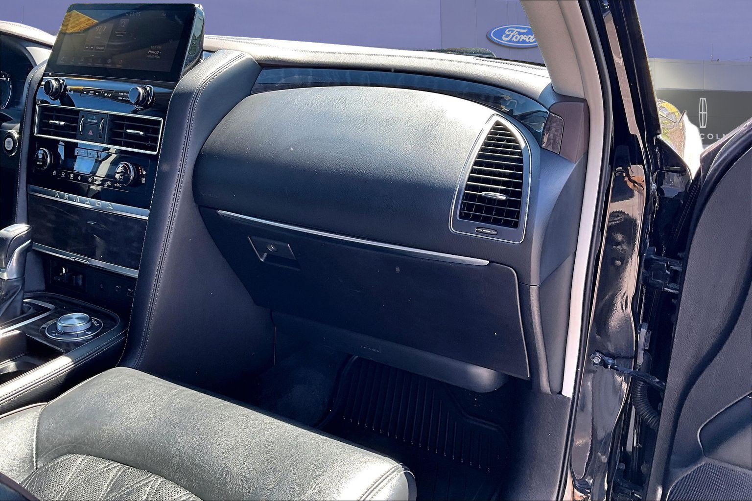 Used 2021 Nissan Armada Platinum w/ Captain's Chairs Package AWD/4WD image 27