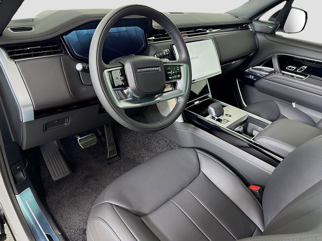 New 2026 Land Rover Range Rover Long Wheelbase SE image 9
