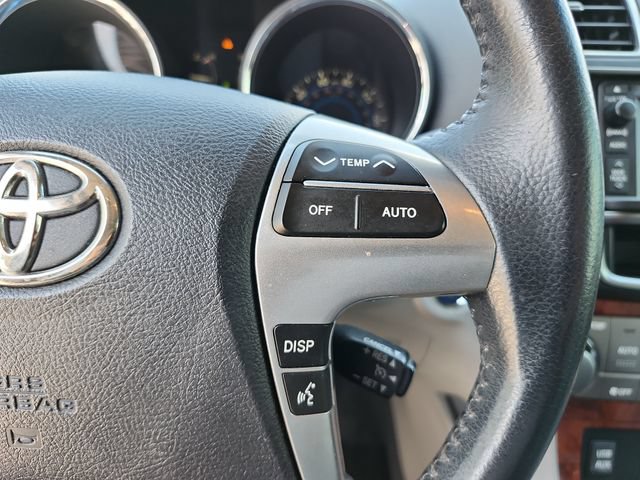 Used 2013 Toyota Highlander Limited AWD/4WD image 22