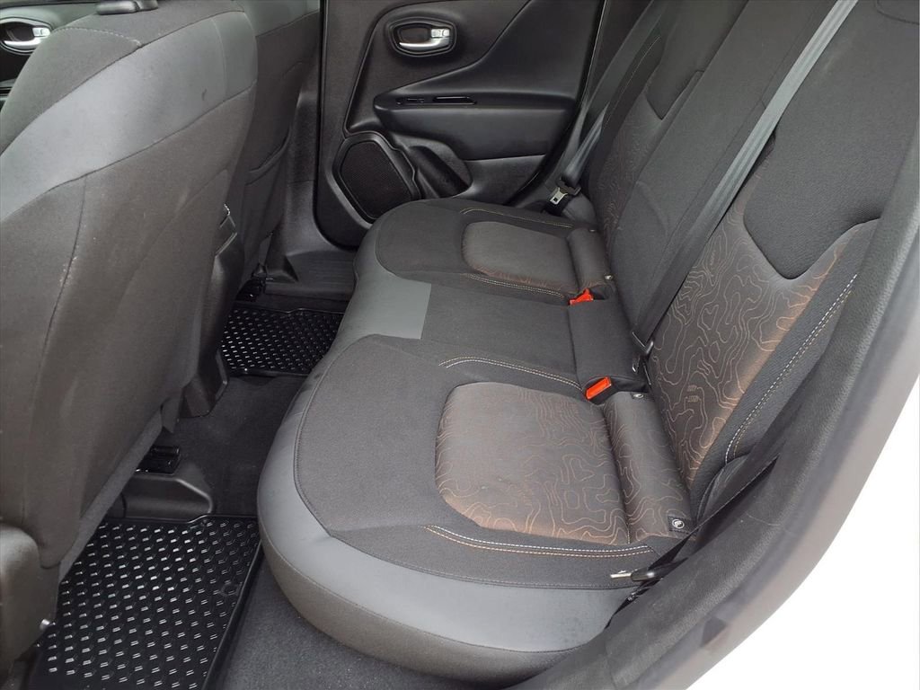 Used 2023 Jeep Renegade Latitude AWD/4WD image 24