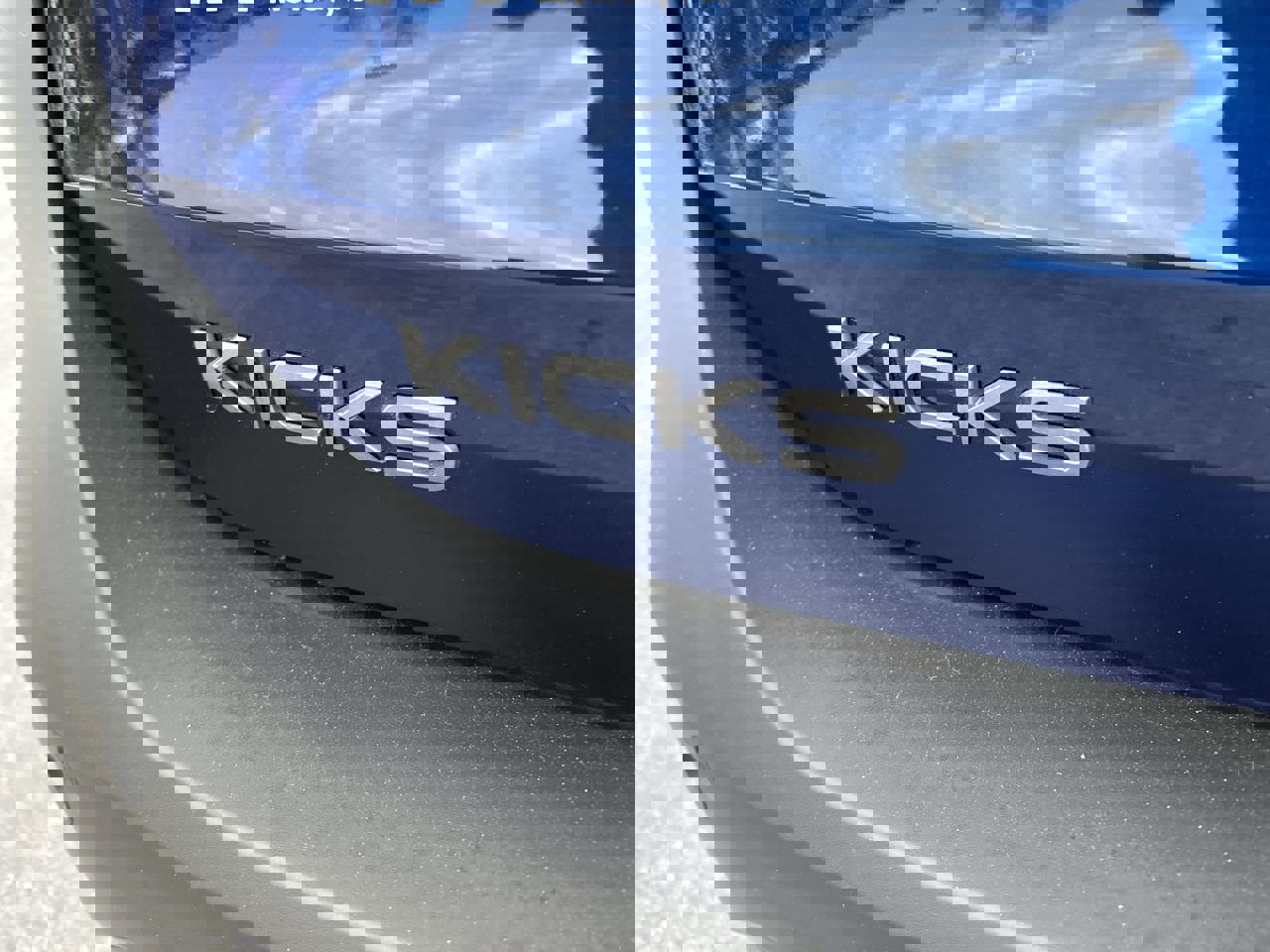 Used 2025 Nissan Kicks SR w/ SR Premium Package image 11