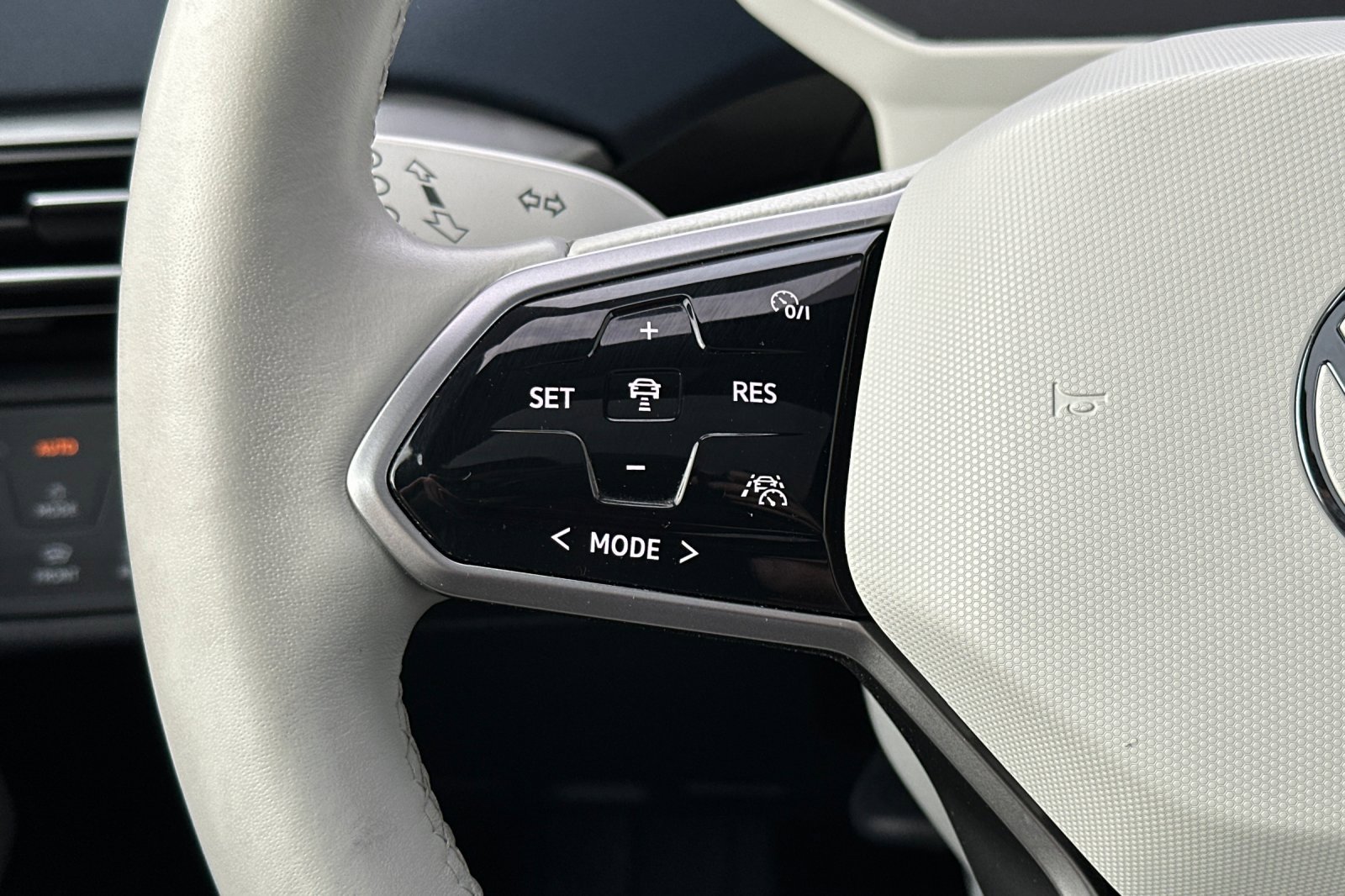 Used 2023 Volkswagen ID.4 Pro S image 27