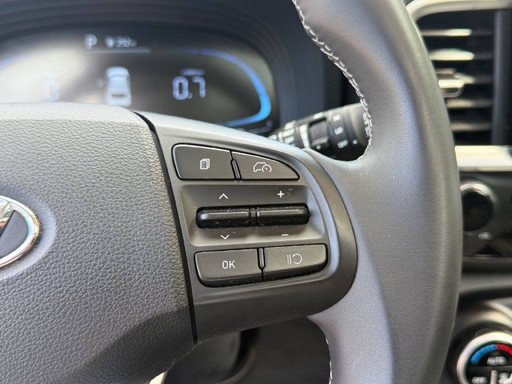 Certified 2026 Hyundai Venue SEL FWD image 18