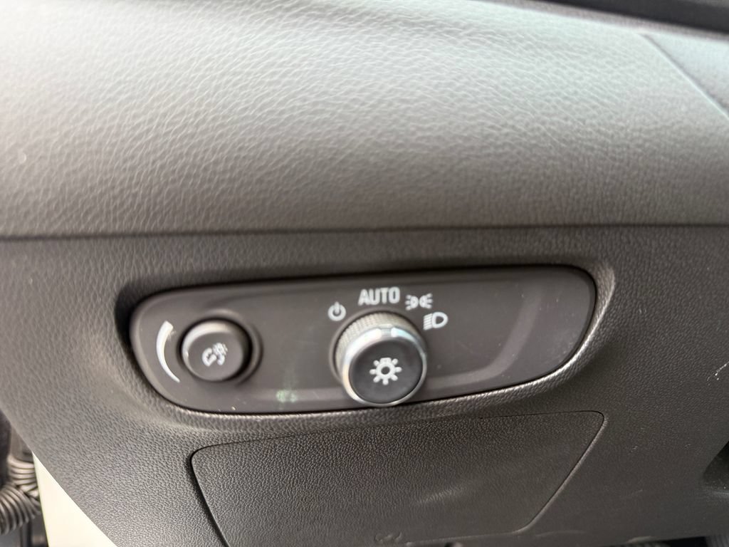Used 2026 Buick Encore GX Preferred AWD/4WD image 19