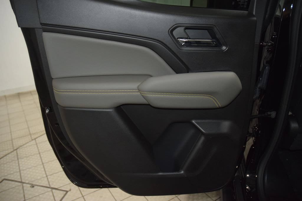 New 2026 Chevrolet Colorado ZR2 w/ Technology Package AWD/4WD image 49