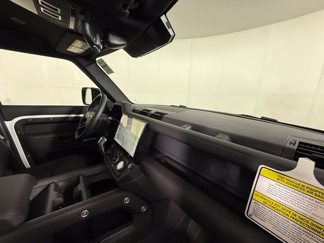New 2026 Land Rover Defender 110 X-Dynamic SE AWD/4WD image 32