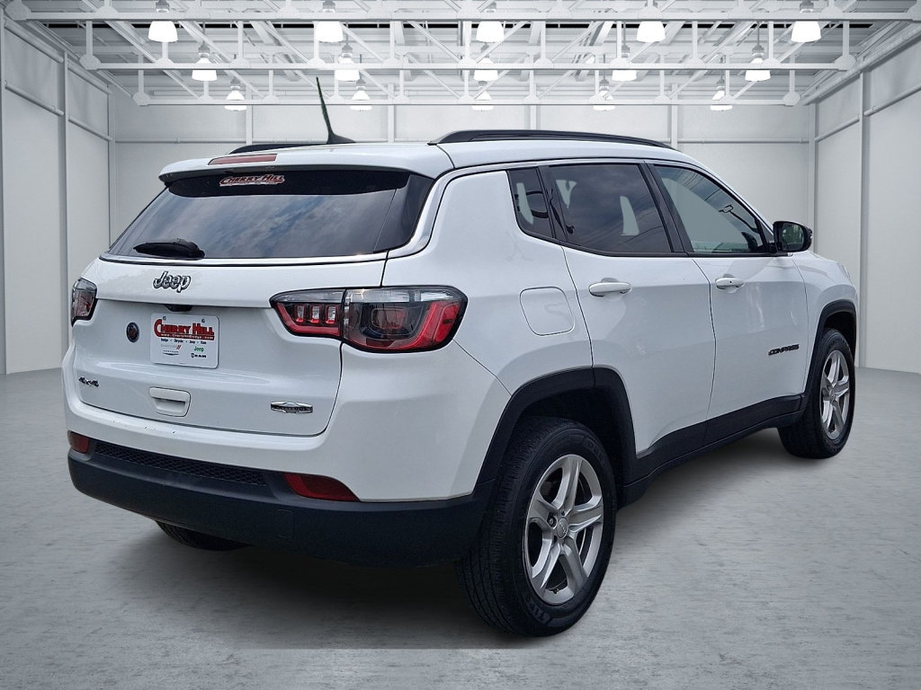 Used 2023 Jeep Compass Latitude AWD/4WD image 5