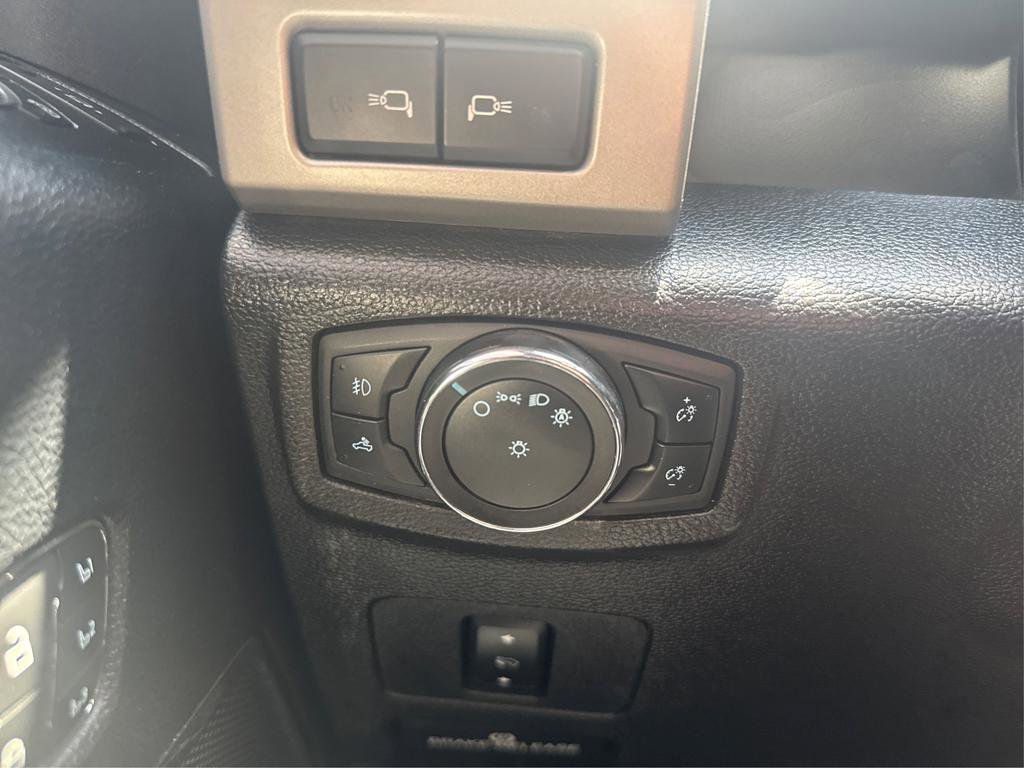 Used 2021 Ford F350 Lariat w/ Tremor Off-Road Package image 17