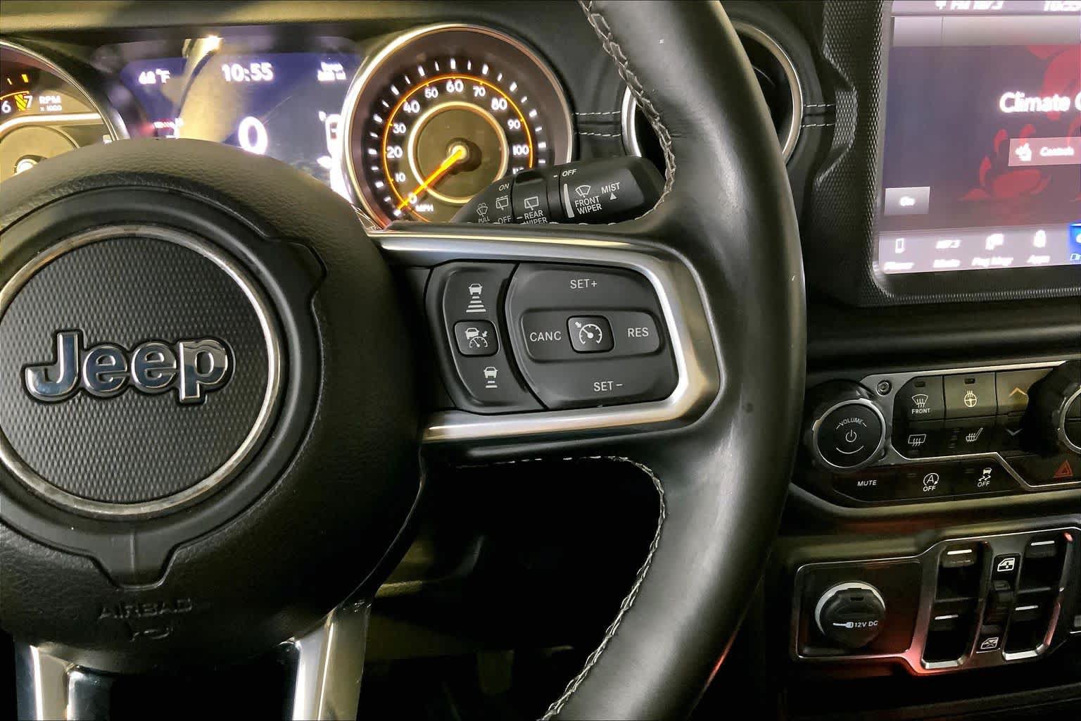 Used 2021 Jeep Wrangler Unlimited Sahara AWD/4WD image 25