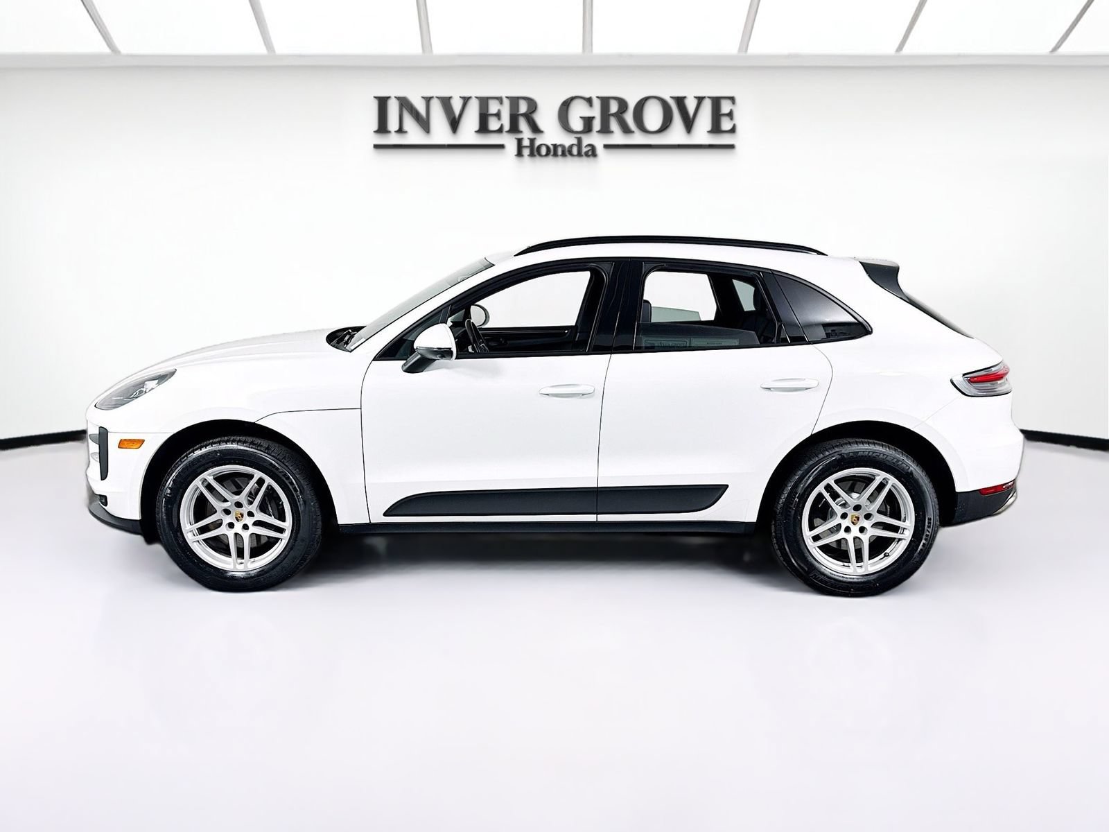 Used 2021 Porsche Macan AWD/4WD image 8