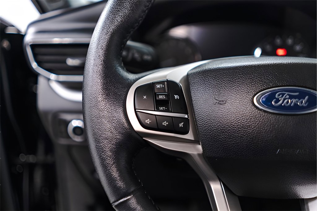 Used 2023 Ford Explorer XLT w/ Equipment Group 202A image 11