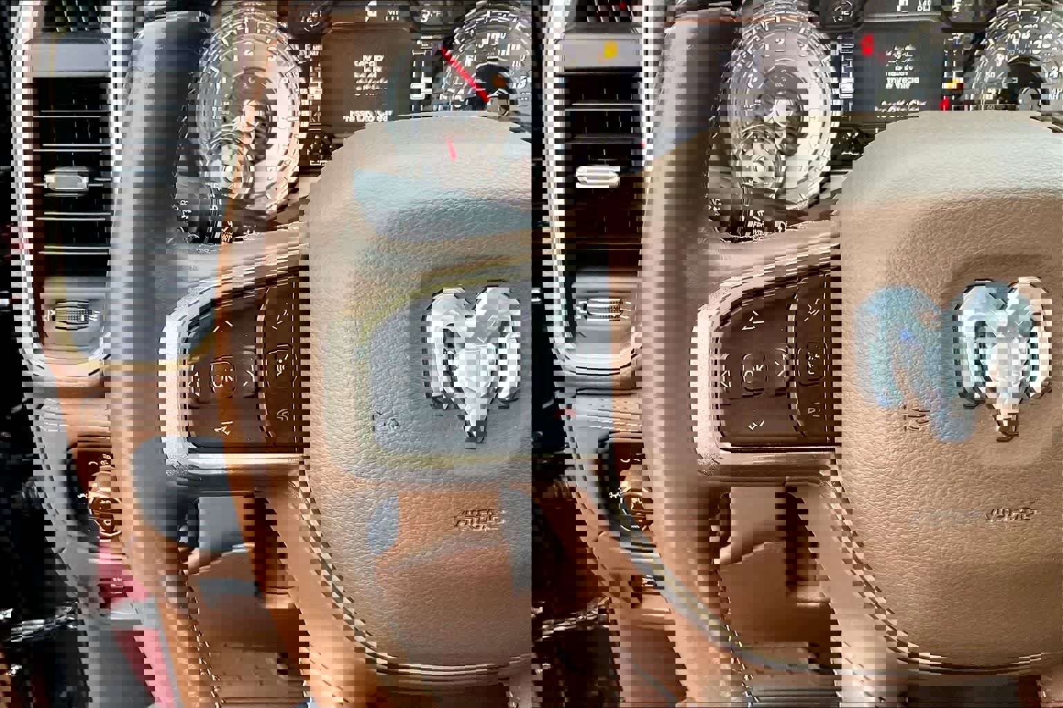 Used 2019 RAM 1500 Laramie Longhorn AWD/4WD image 25