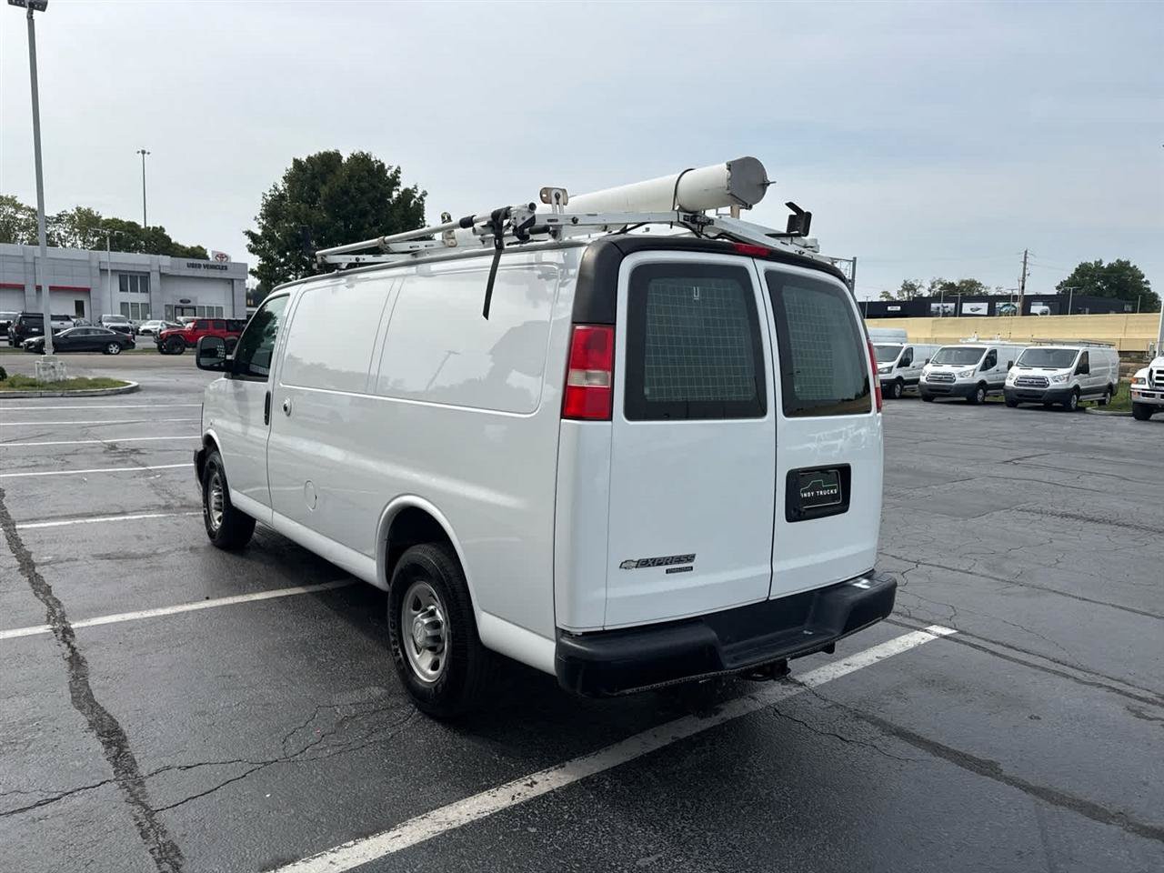 Used 2015 Chevrolet Express 2500 RWD image 6