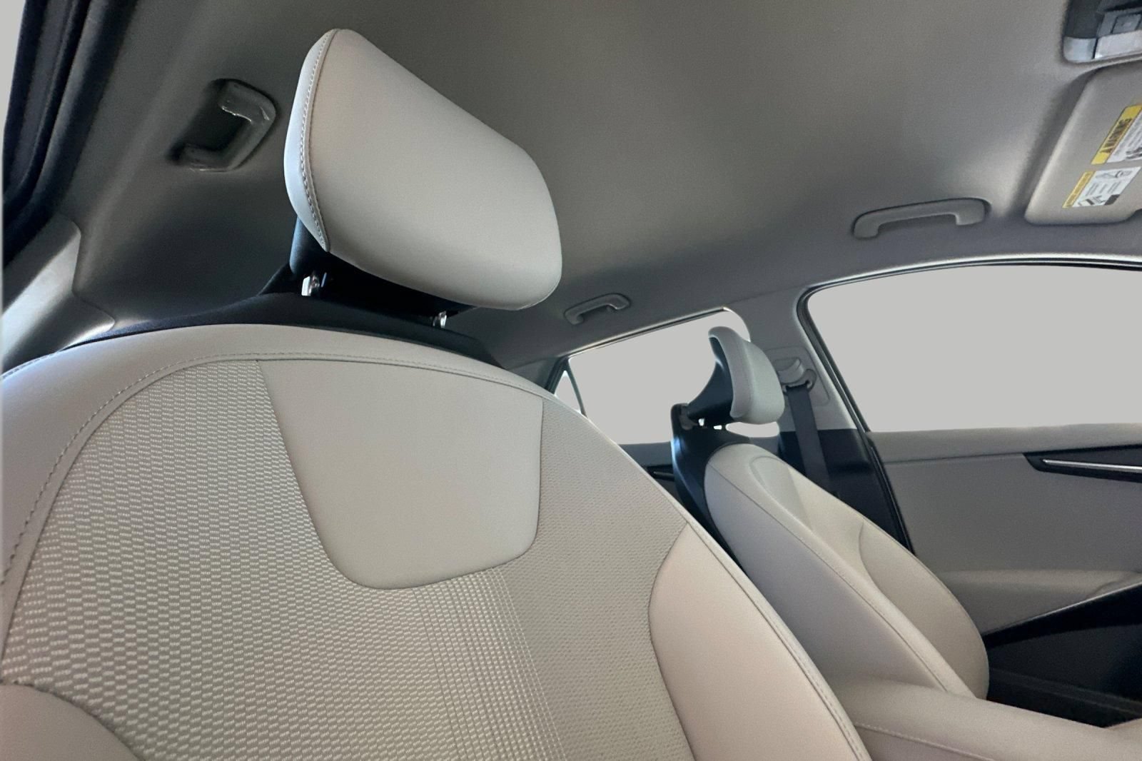 Certified 2023 Kia Niro Wind FWD image 18