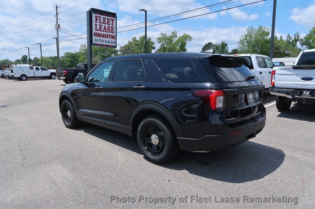 Used 2025 Ford Explorer 4WD Police Interceptor image 3
