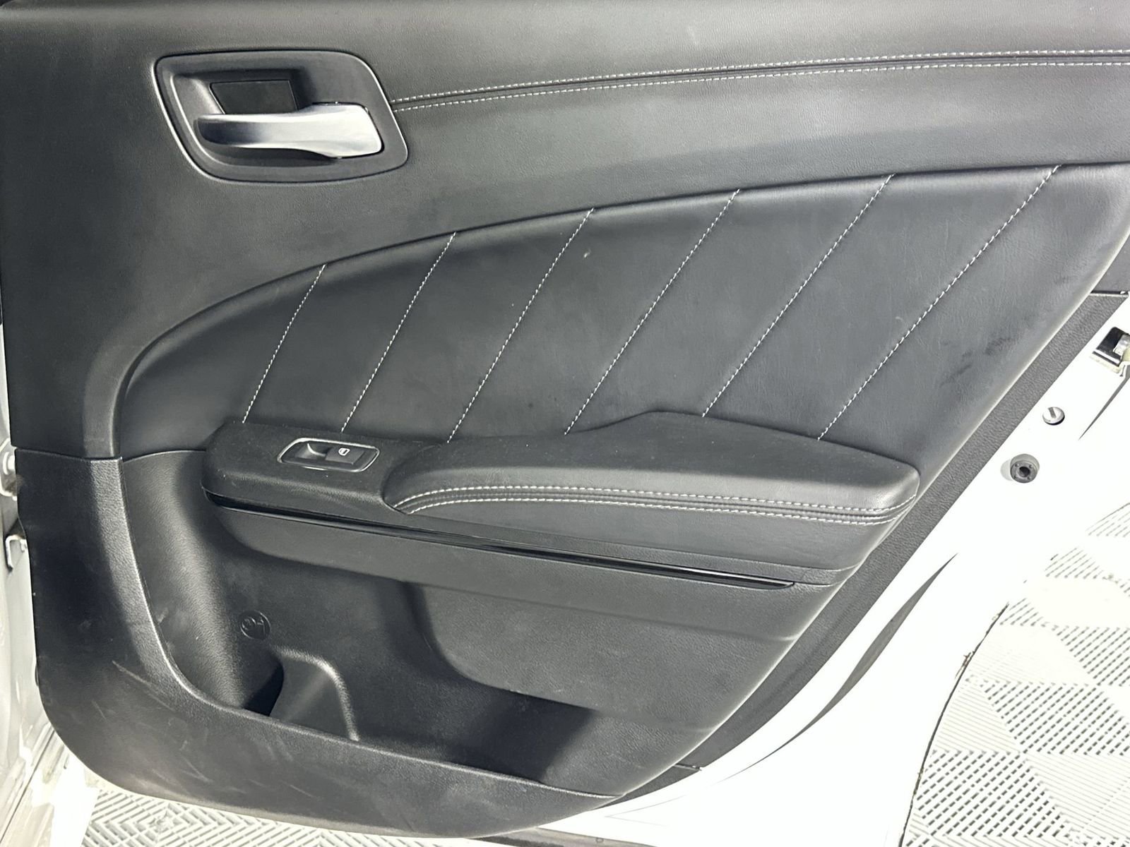 Used 2022 Dodge Charger R/T w/ Plus Group RWD image 32