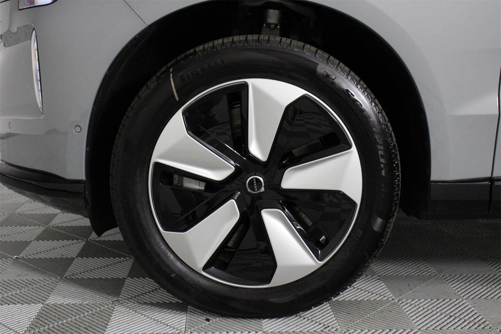 New 2025 Volvo EX90 Plus image 12