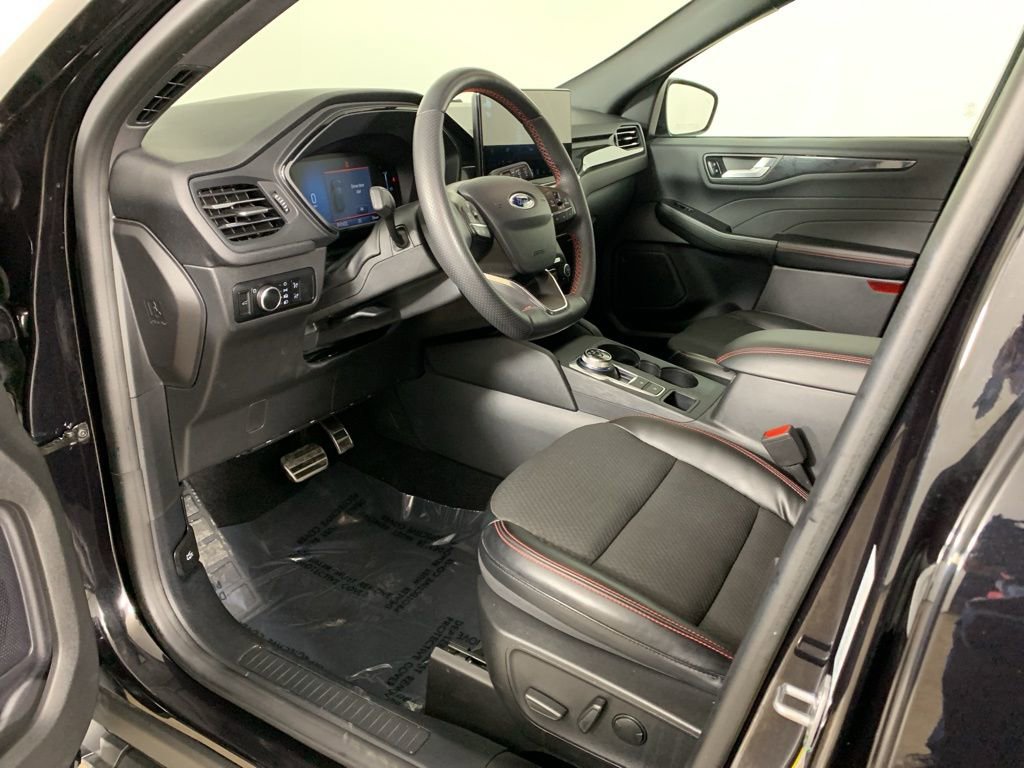 Used 2023 Ford Escape ST-Line w/ Tech Pack #1 image 28