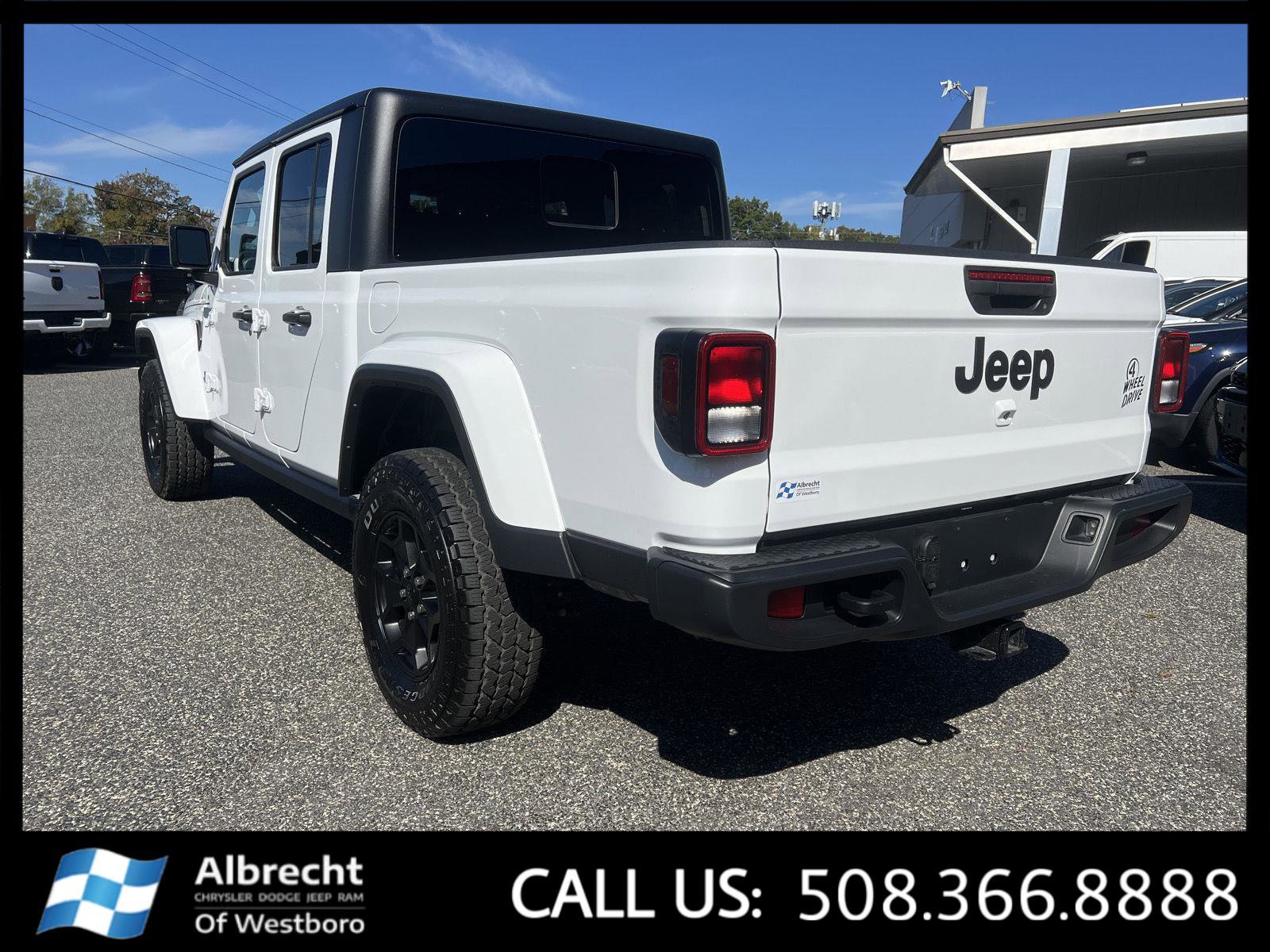 Used 2022 Jeep Gladiator Willys image 3