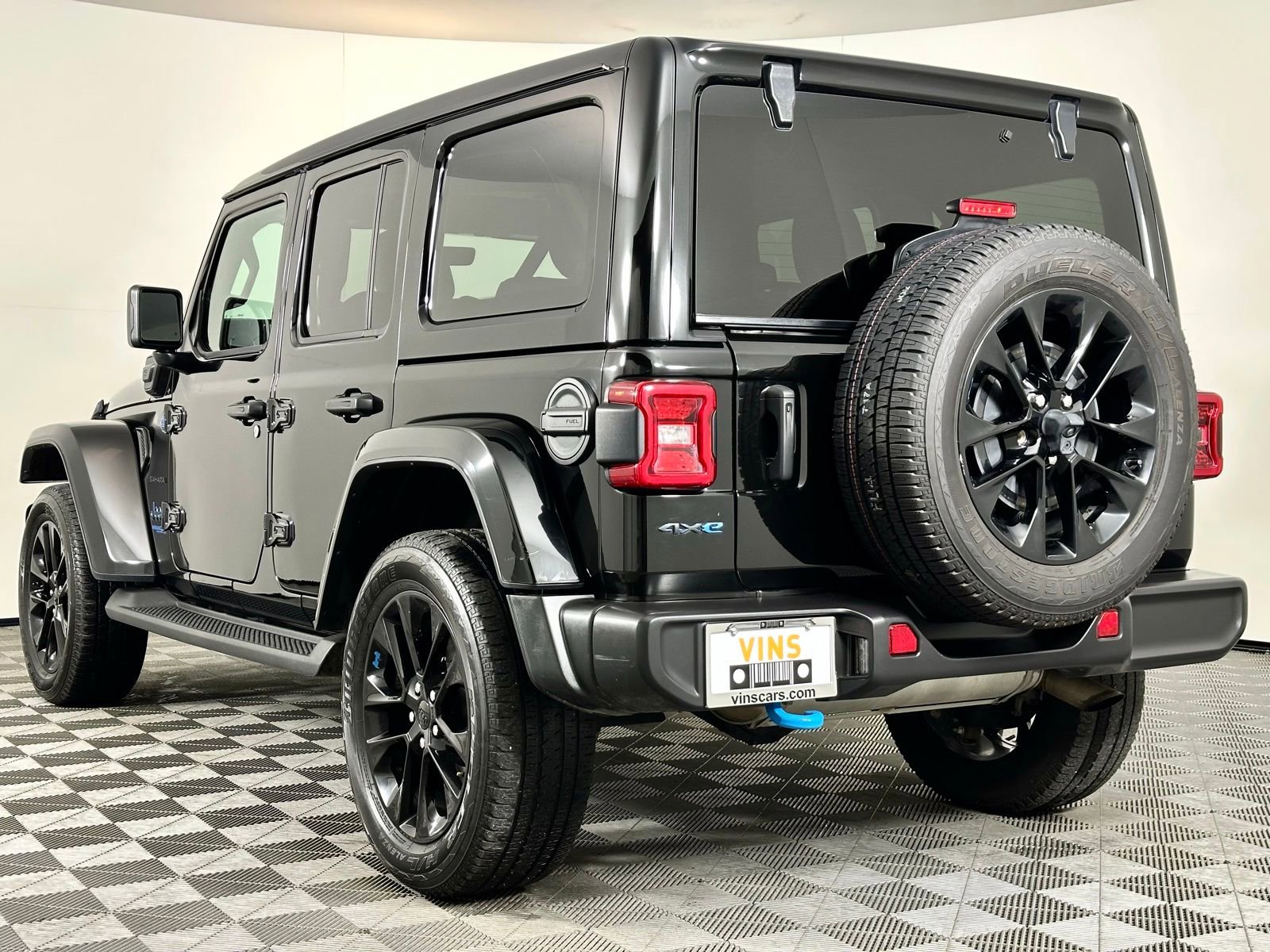 Used 2022 Jeep Wrangler Unlimited Sahara 4xe w/ Cold Weather Group image 40