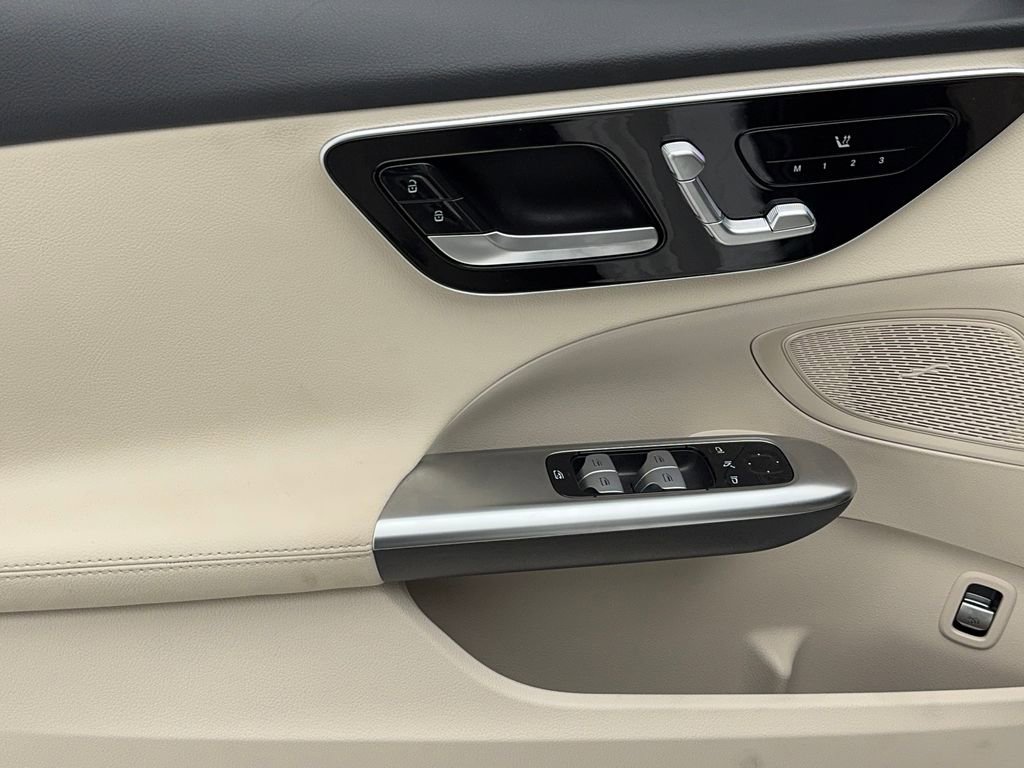 Used 2024 Mercedes-Benz C 300 4MATIC Sedan image 41