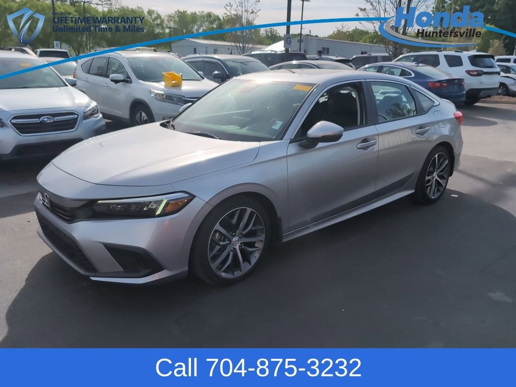 Used 2023 Honda Civic Touring image 3