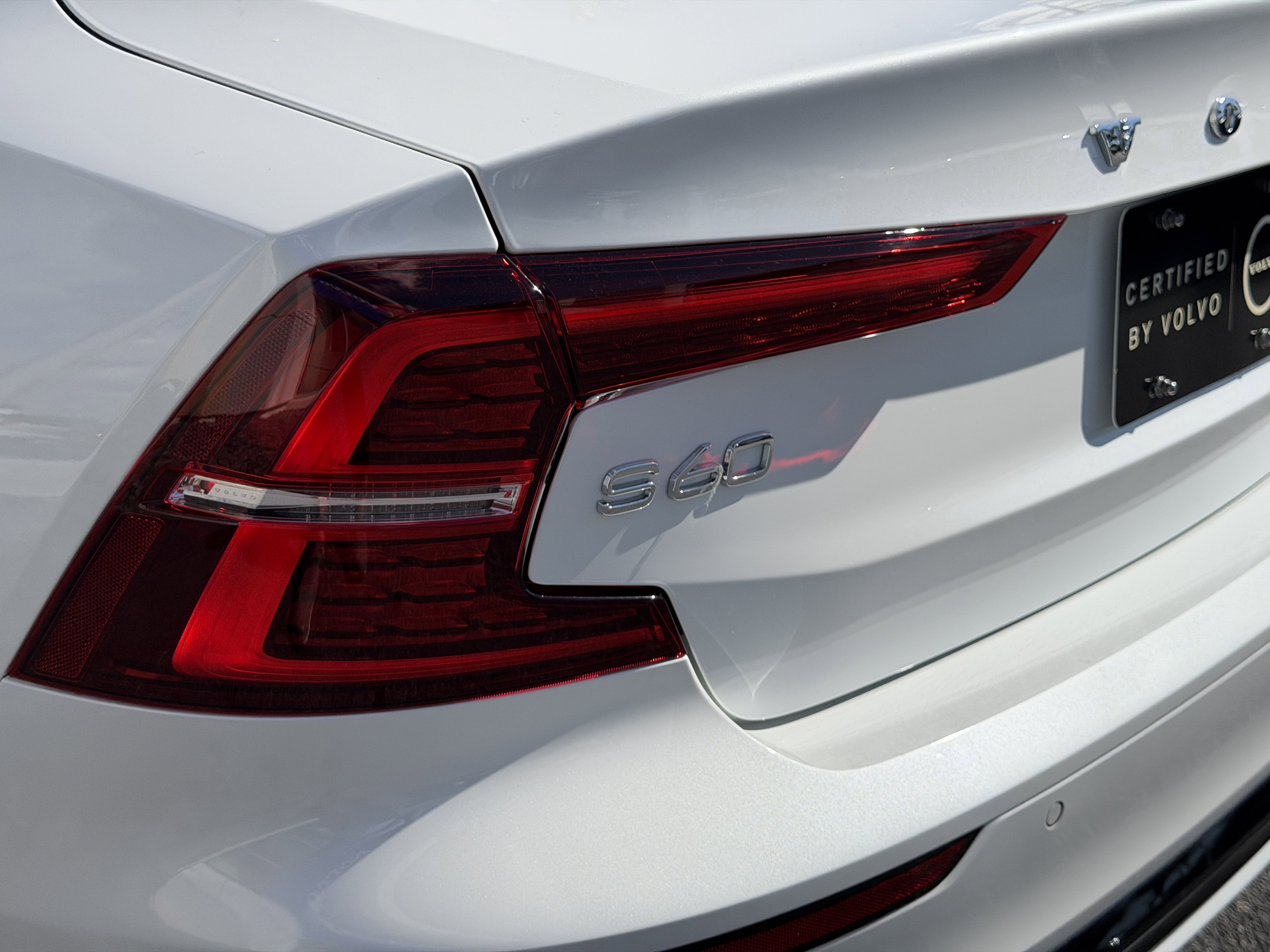 Certified 2024 Volvo S60 B5 Plus image 9