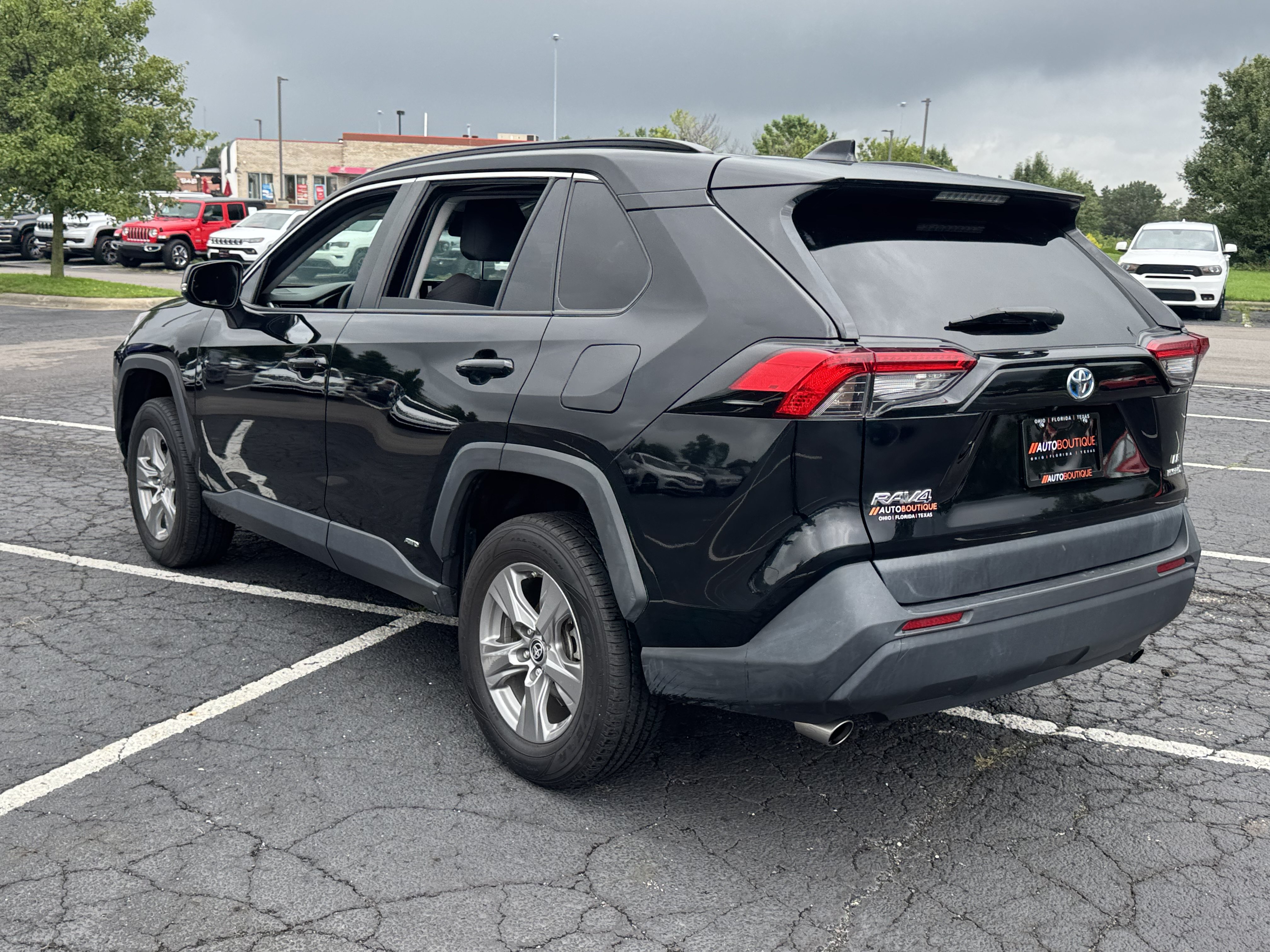 Used 2024 Toyota RAV4 LE AWD/4WD image 12