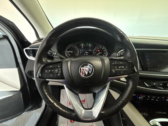 Used 2023 Buick Enclave Essence AWD/4WD image 3