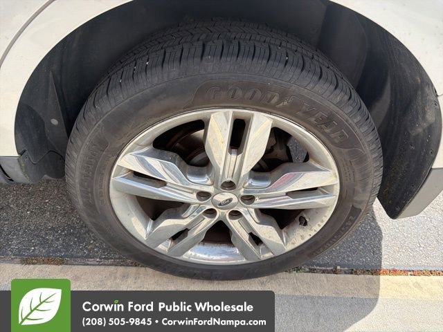 Used 2013 Ford Edge SEL FWD image 9