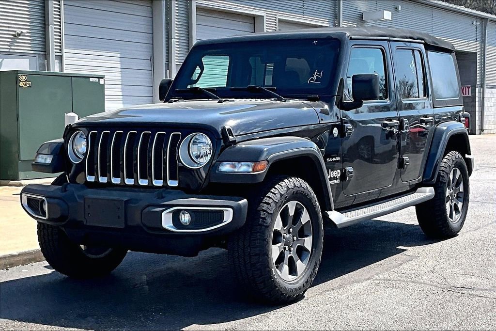 Used 2018 Jeep Wrangler Unlimited Sahara image 2