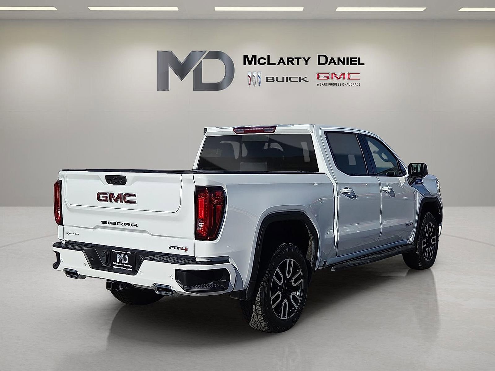 Used 2022 GMC Sierra 1500 AT4 w/ AT4 Premium Package image 5