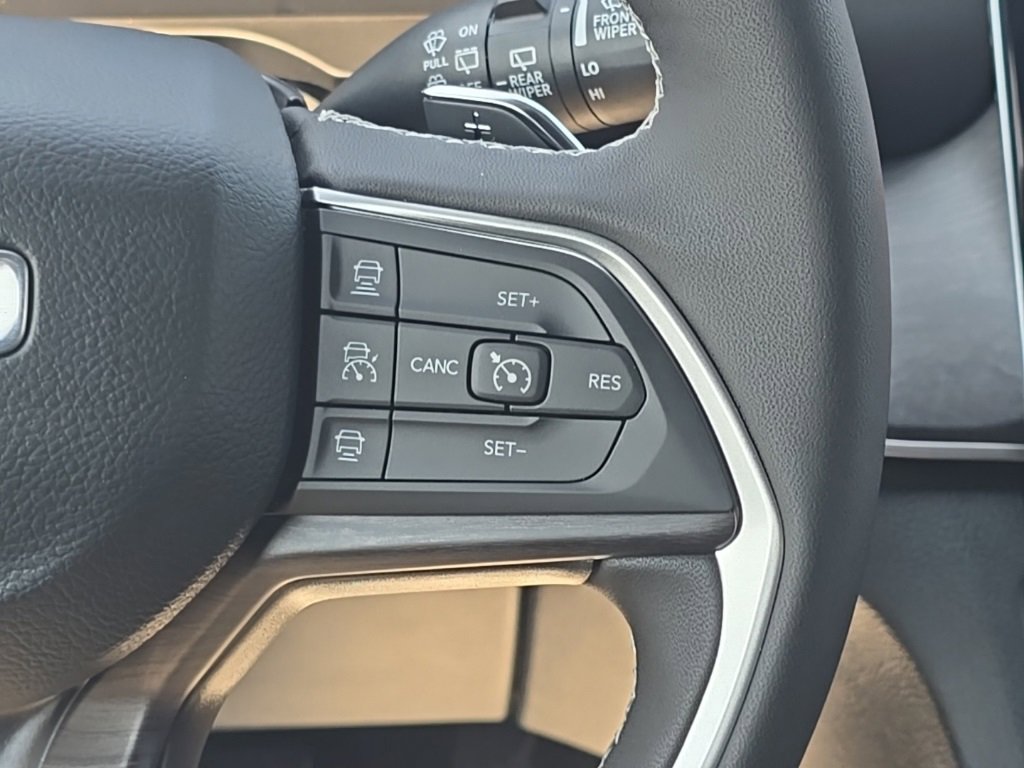 New 2025 Jeep Grand Cherokee L Limited w/ Luxury Tech Group II image 31