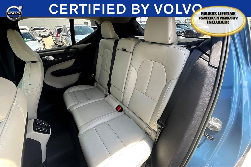 Used 2023 Volvo XC40 B5 Plus w/ Protection Package Premier image 34