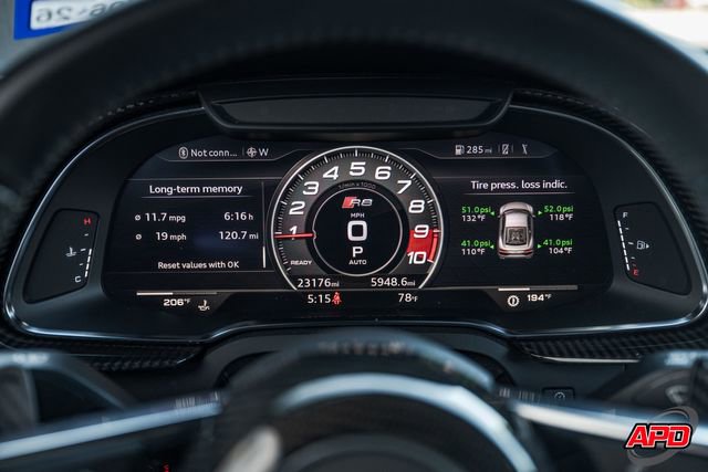 Used 2018 Audi R8 V10 w/ Premium Package image 8