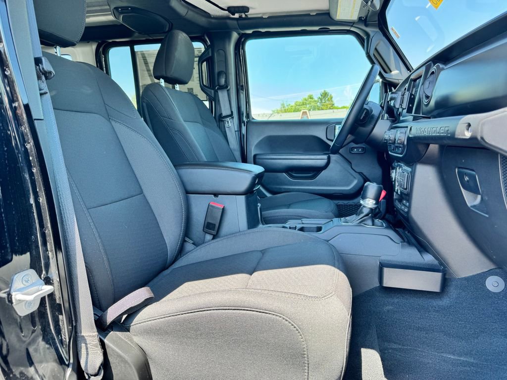 Used 2022 Jeep Wrangler Unlimited Sport AWD/4WD image 10
