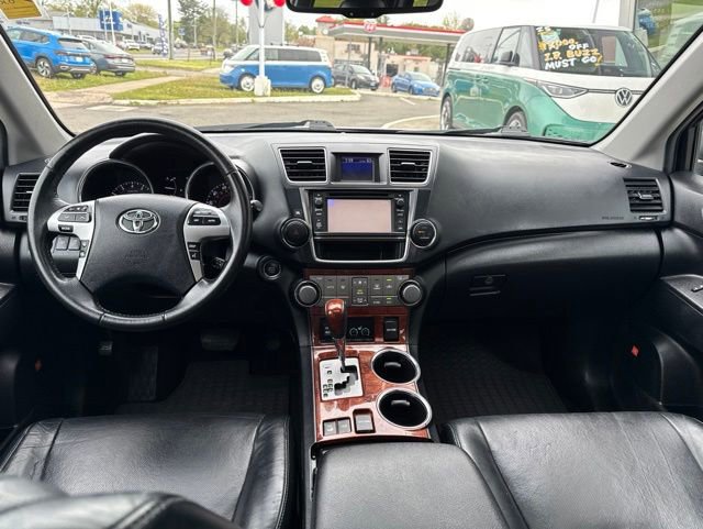 Used 2013 Toyota Highlander Limited AWD/4WD image 9