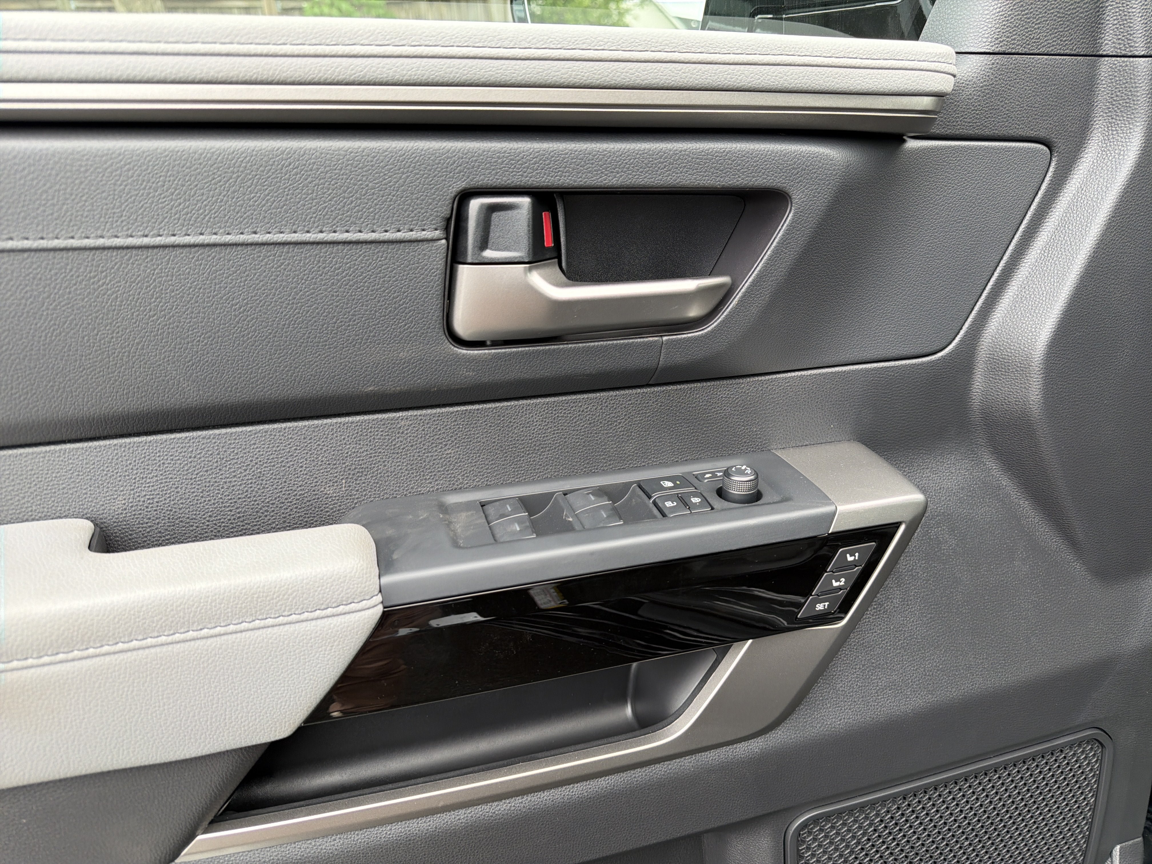 New 2026 Toyota Tundra Limited AWD/4WD image 10
