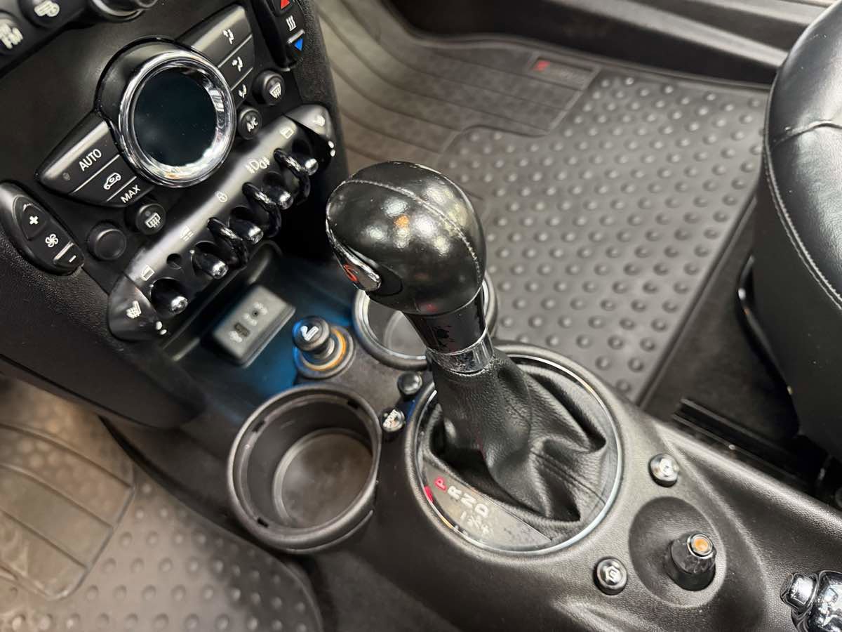 Used 2014 MINI Cooper S image 18