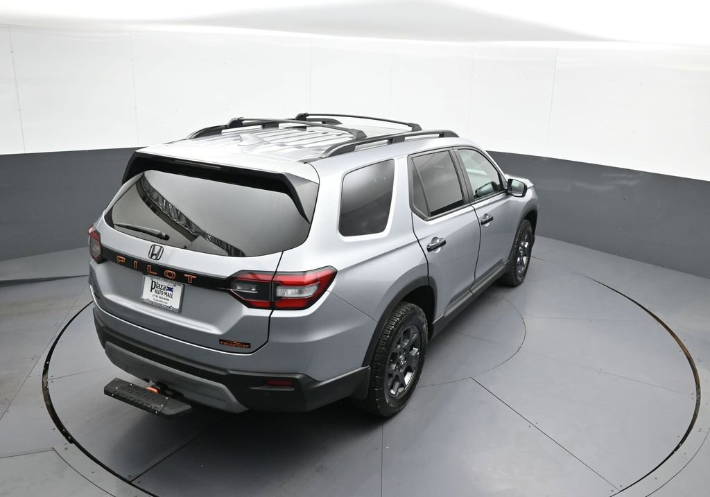 Used 2025 Honda Pilot TrailSport image 40