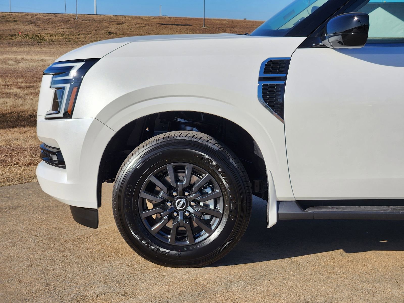 New 2026 Nissan Armada SV image 10