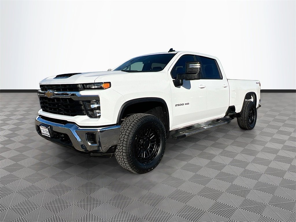 Used 2024 Chevrolet Silverado 2500 LT image 3