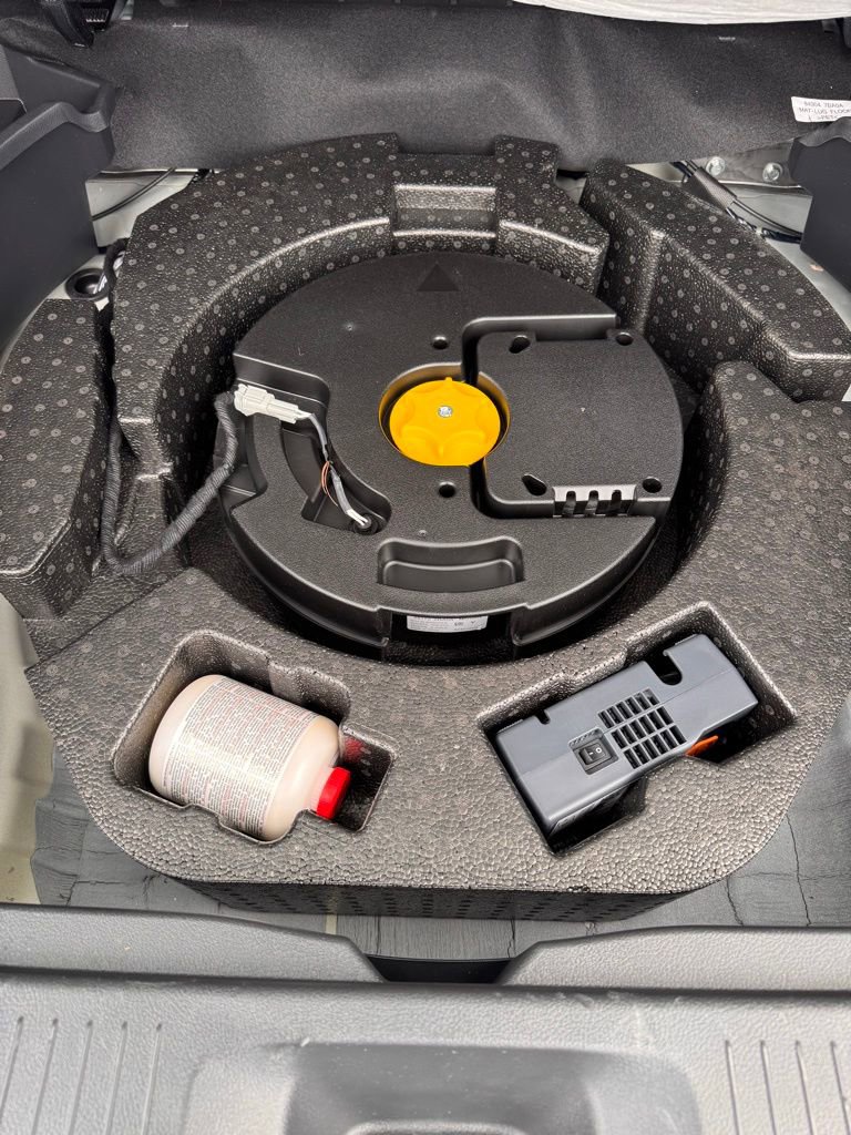 Used 2025 Nissan Murano SV AWD/4WD image 15