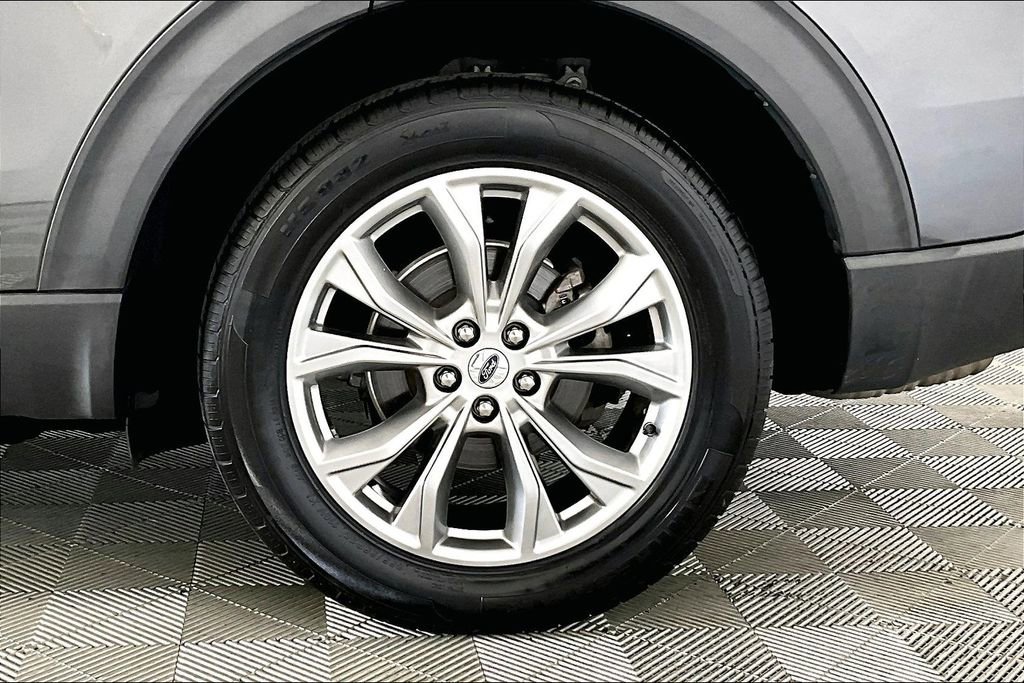 Used 2020 Ford Explorer XLT w/ Equipment Group 202A image 8